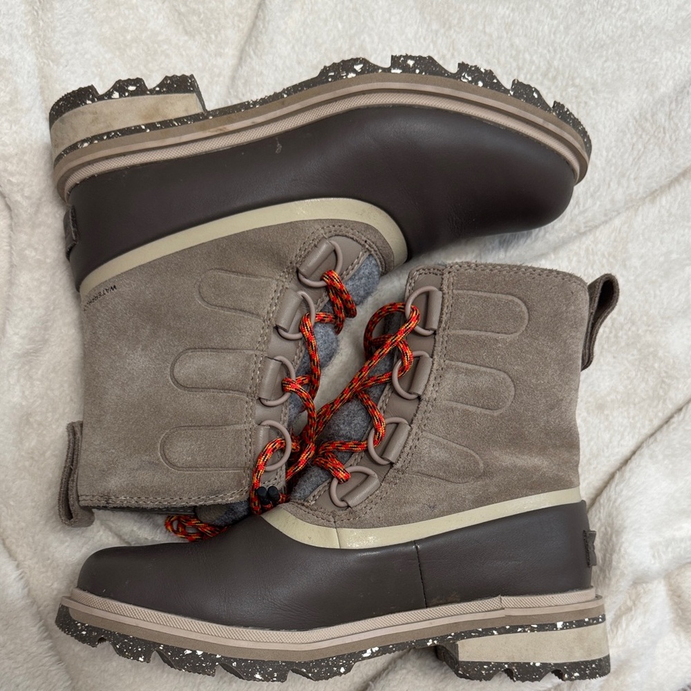 Sorel Brown and Tan Winter Boots